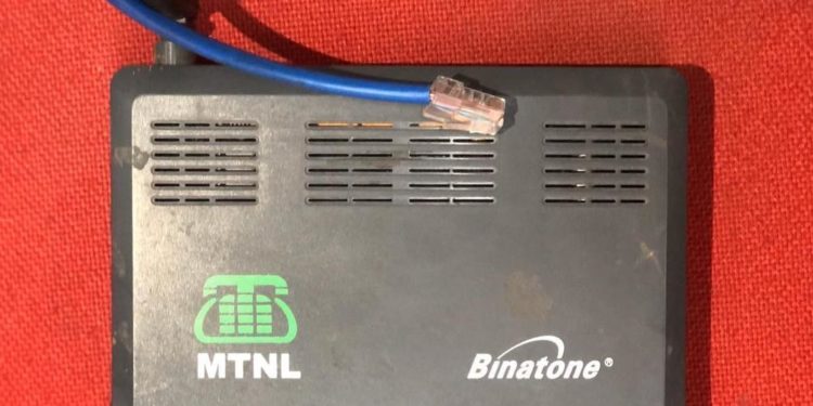 NEET aspirants in J&K face difficulty filling online form due to internet ban: Report