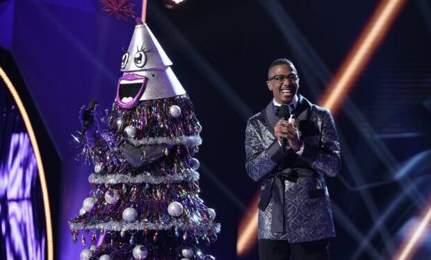 Tree Says It’s ‘Devastating’ She Was Cut Down Ahead of Holiday-Themed Semifinals Tree Says It’s ‘Devastating’ She Was Cut Down Ahead of Holiday-Themed Semifinals