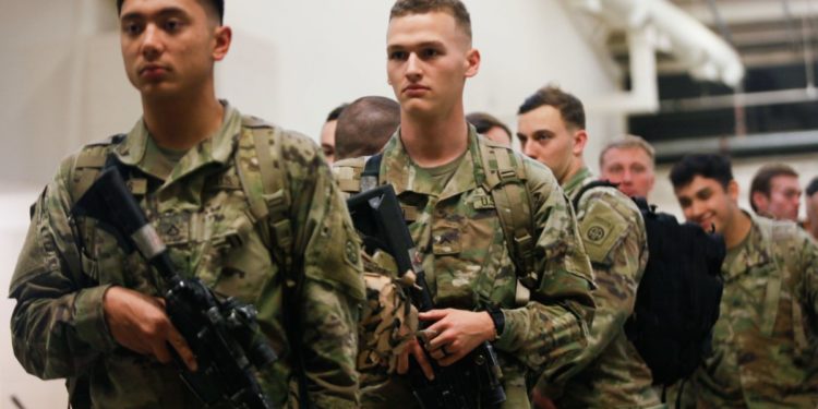 U.S. troops deploying to Middle East ordered to leave phones and computers U.S. troops