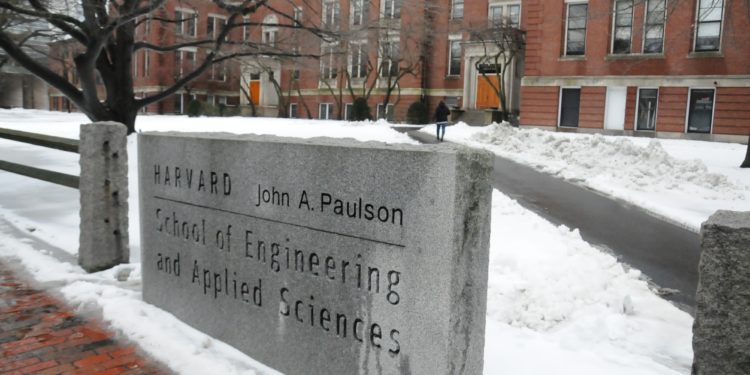 Harvard Researcher Among Group Developing Material for Light-Based Computing | News Harvard Researcher