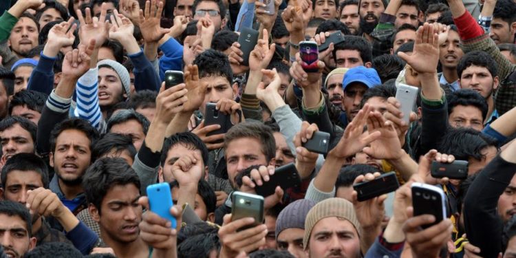 Kashmir optimistic as India turns the internet back on Kashmir