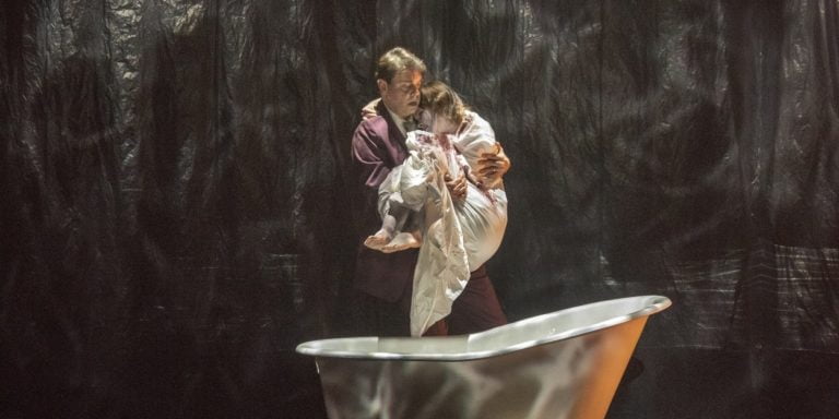 OPERA PERFORMANCES ONLINE