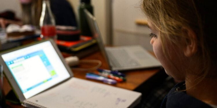 STUDENTS ATTENDING ONLINE CLASS WITHOUT INTERNET ACCESS