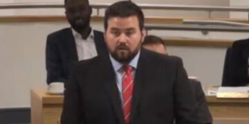 ‘Anti-lockdown protesters’ branded ‘idiotic’ by Basildon Council leader as police make arrests