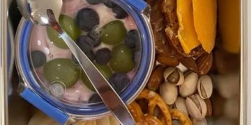 Mum slammed for four-year-old’s fancy lunch box branded ‘too grown up’