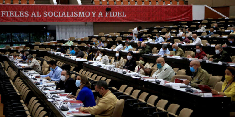 Cuban economy, internet on party agenda ahead of Castro exit
