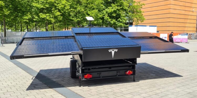 Tesla unveils solar range extender trailer with Starlink internet terminal Tesla unveils solar range extender trailer with Starlink internet terminal