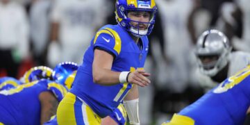 NFL insider suggests Patriots bring in former top pick QB