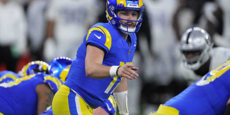 NFL insider suggests Patriots bring in former top pick QB