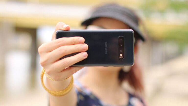 How to transfer photos from Android to a computer