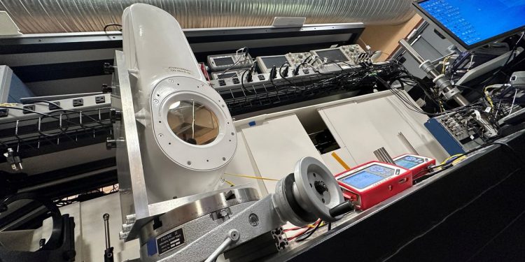 Alphabet bets on lasers to deliver internet in remote areas