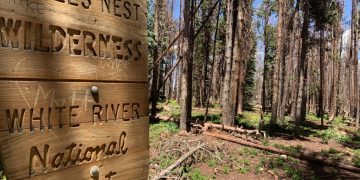 Volunteers offering outdoor etiquette tips at trailheads throughout Summit County this weekend
