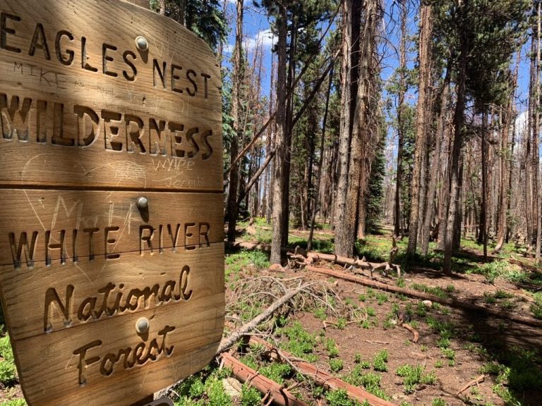 Volunteers offering outdoor etiquette tips at trailheads throughout Summit County this weekend