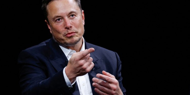 Twitter, X or Twix? Internet hands Elon Musk a branding conundrum; ‘it’s garbage change it back..’ Twitter, X or Twix? Internet hands Elon Musk a branding conundrum; ‘it’s garbage change it back..’