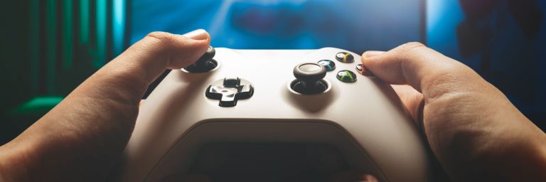 Excessive Internet Use Tied to More Absences for Teens