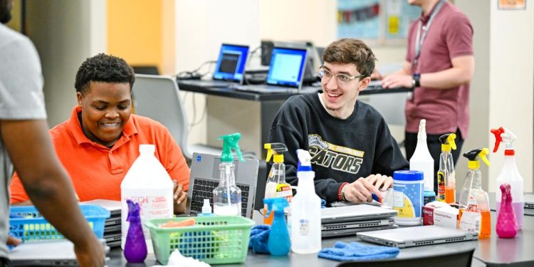 Crumbs, pet hair and goo, school computers get summer TLC | Education Crumbs, pet hair and goo, school computers get summer TLC | Education