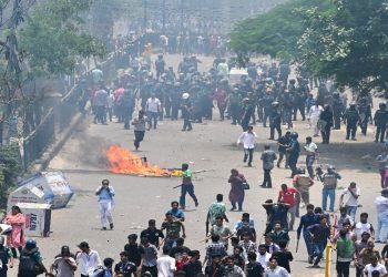 Bangladesh restores internet as students call off job-quota protests
