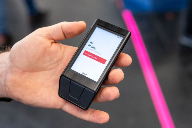 Absolute One bike computer takes on big brands with high-res screen and accurate navigation – even in tunnels